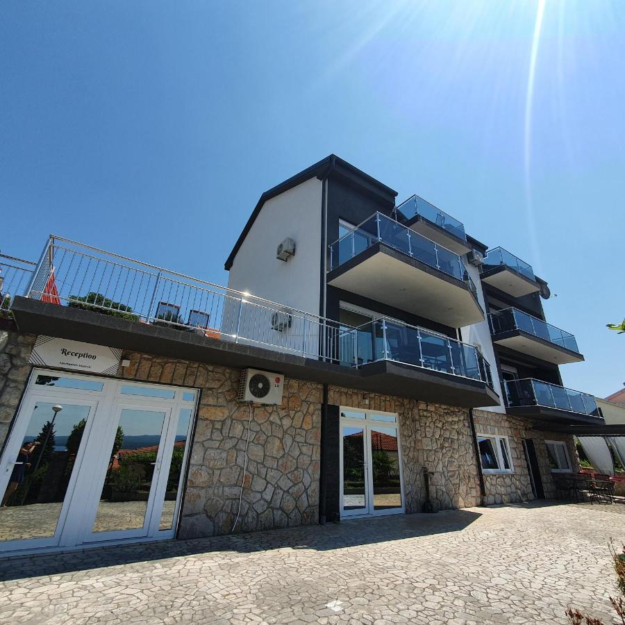 Apartments Blazevic, Heated Pool&Jacuzzi Dramalj Kültér fotó
