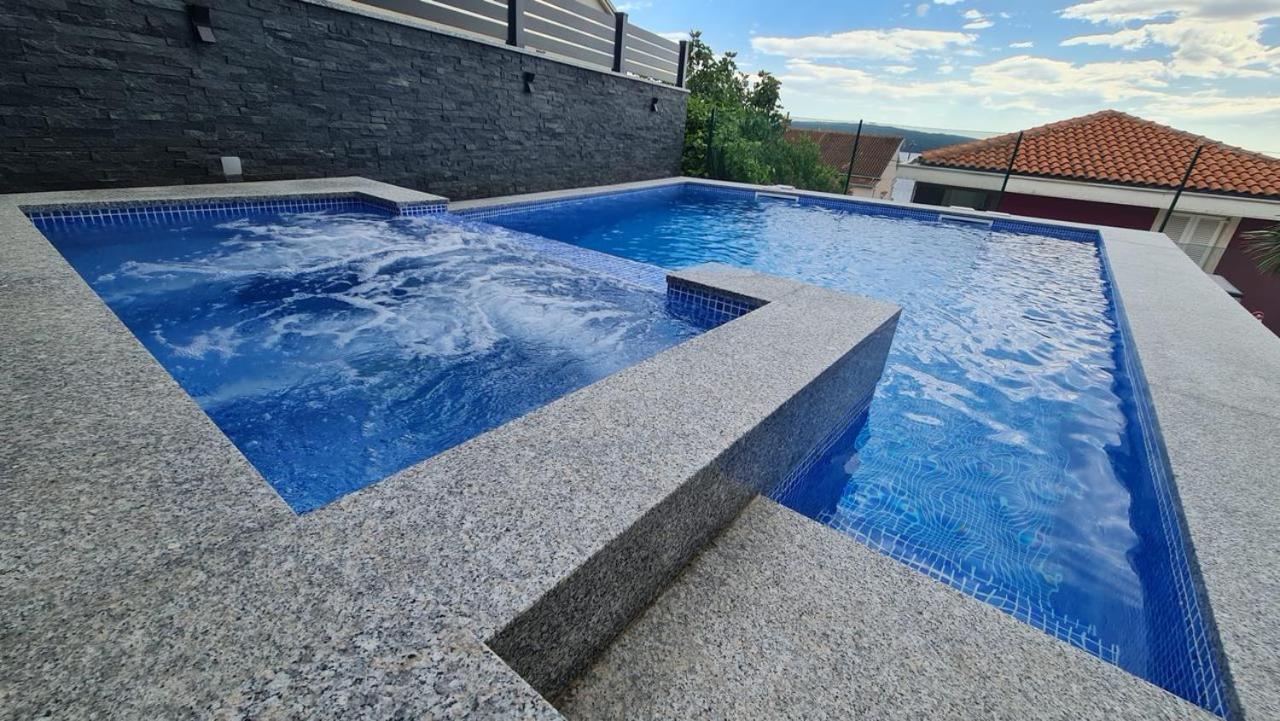 Apartments Blazevic, Heated Pool&Jacuzzi Dramalj Kültér fotó